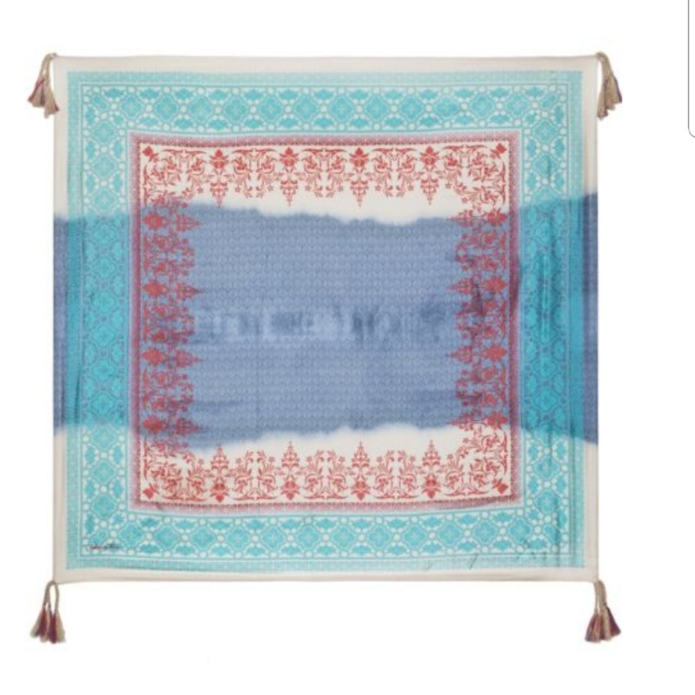 Johnny was BISCO SCARF